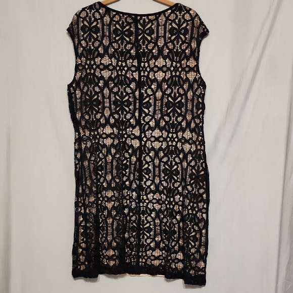 Dressbarn Black and Tan Sheath Midi Dress Cap Sleeve - Picture 5 of 5